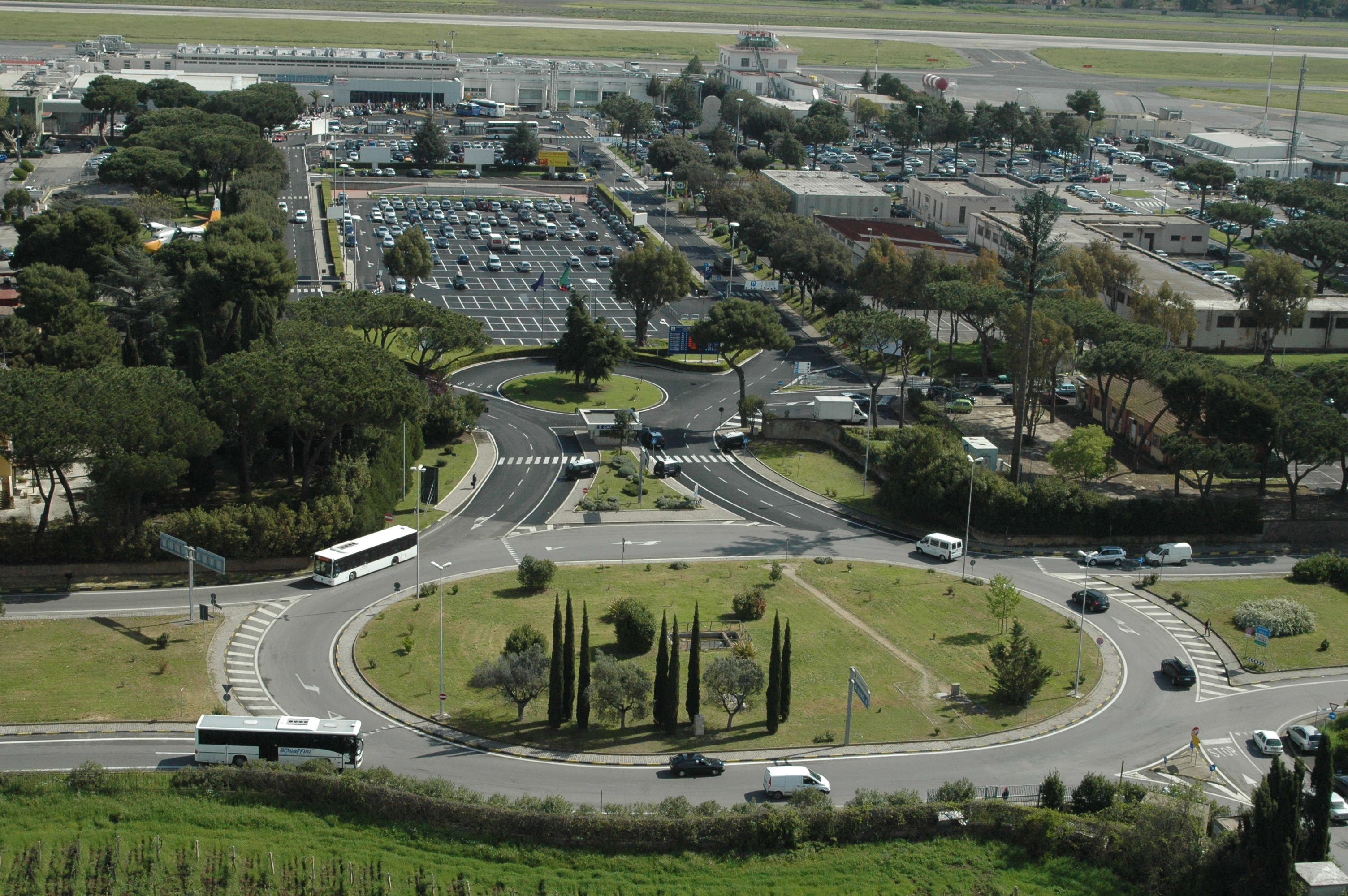 Foto 30 veduta aerea ingresso aeroporto CIA lato città.JPG